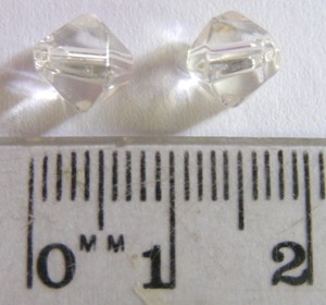 6mm Bicone - Clear (+/- 50 pieces)