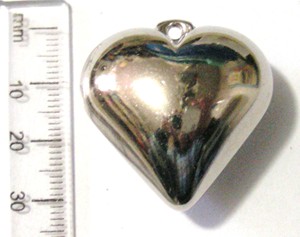 30mm Plain Metallised Heart Pendant (each)