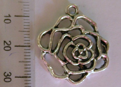 30mm Nickel Flower Pendant (each)