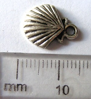 10mm Nickel Charm - Clam Shell (each)