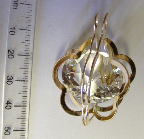 35mm Flower Pendant with Diamante Inner - Gold (each)